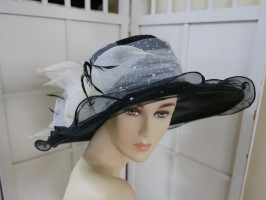 Peonia czarno kremowy z organzy letni kapelusz wizytowy 55-58 cm