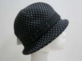 Czarny w kropeczki kapelusz tkanina do 58 cm- regulowany